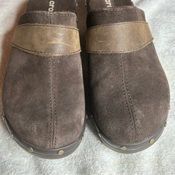 CROCS Womens Brown Suede Slip On Clog Mule Classic Casual Comfort sz w8. - Picture 2 of 7